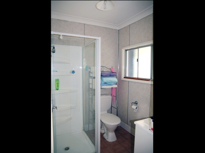 4 Bangalow St, Narrawallee NSW 2539