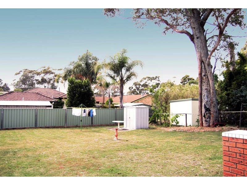 4 Bangalow St, Narrawallee NSW 2539