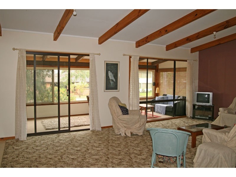 7 Bangalow St, Narrawallee NSW 2539