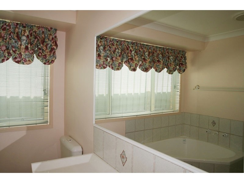 47 Seaspray St, Narrawallee NSW 2539