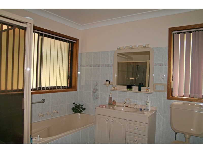 93 Leo Dr, Narrawallee NSW 2539