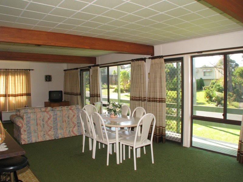 85 Carroll Ave, Mollymook NSW 2539