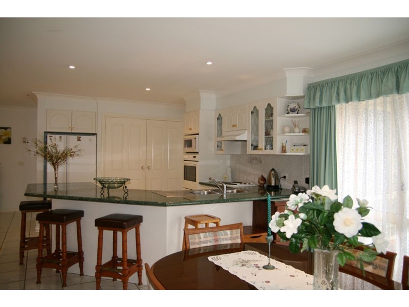 111 Leo Dr, Narrawallee NSW 2539