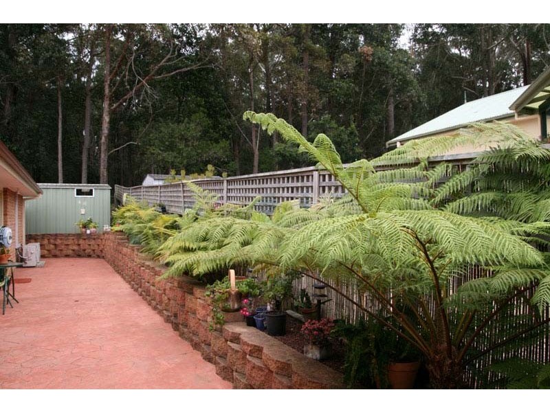 111 Leo Dr, Narrawallee NSW 2539