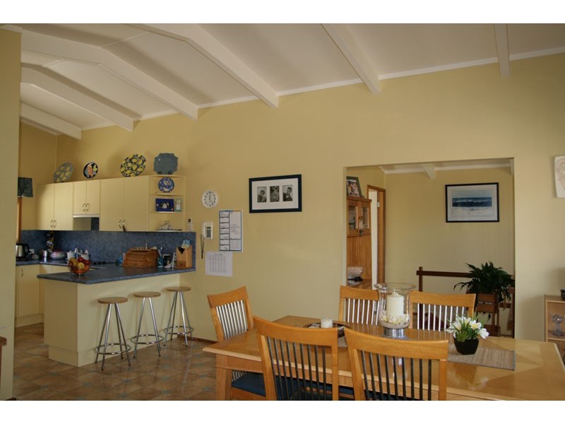 61 Bangalow St, Narrawallee NSW 2539