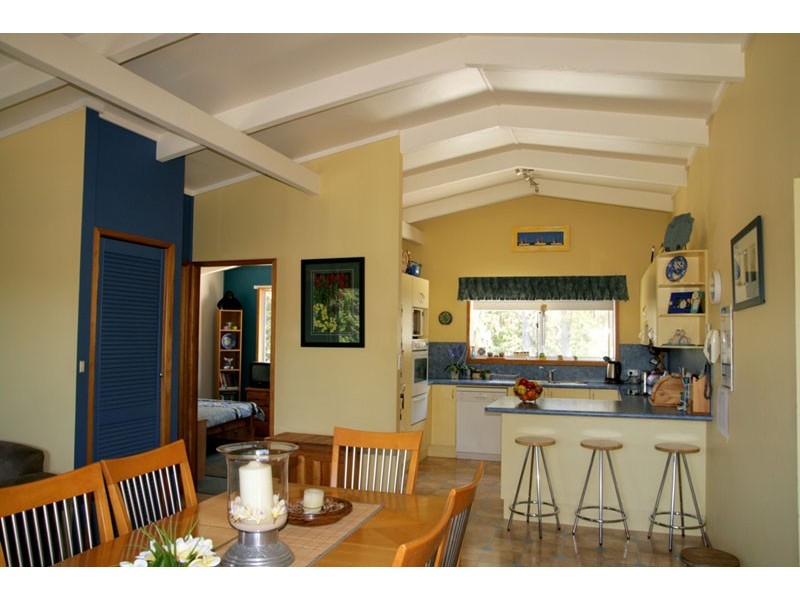 61 Bangalow St, Narrawallee NSW 2539