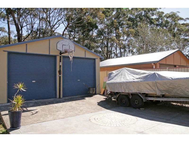 61 Bangalow St, Narrawallee NSW 2539