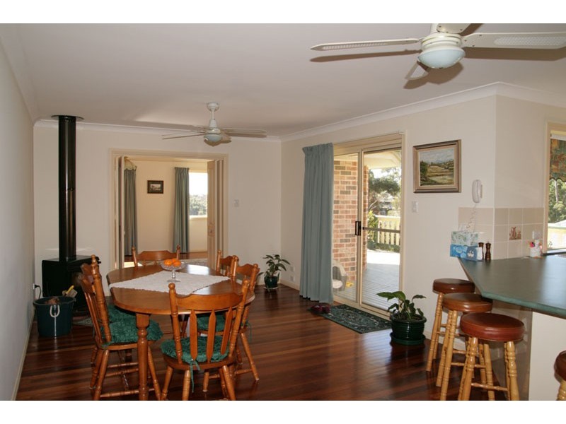 18 Woodalla Way, Narrawallee NSW 2539