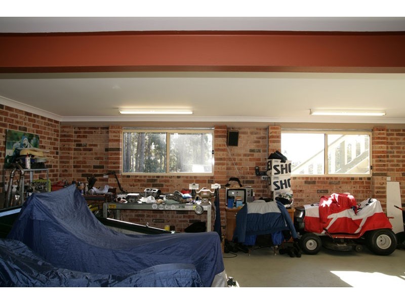 18 Woodalla Way, Narrawallee NSW 2539