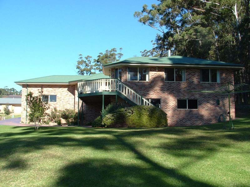 18 Woodalla Way, Narrawallee NSW 2539