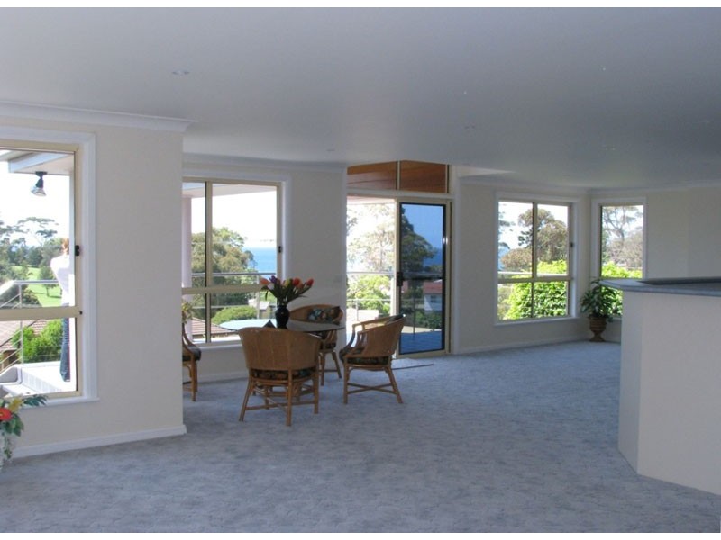58 Seaview St, Mollymook NSW 2539