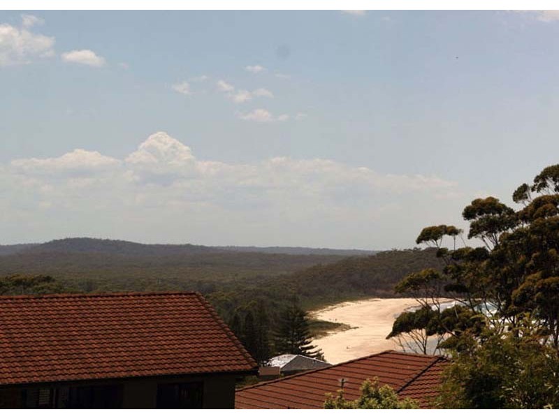 8 Manning Ave, Narrawallee NSW 2539