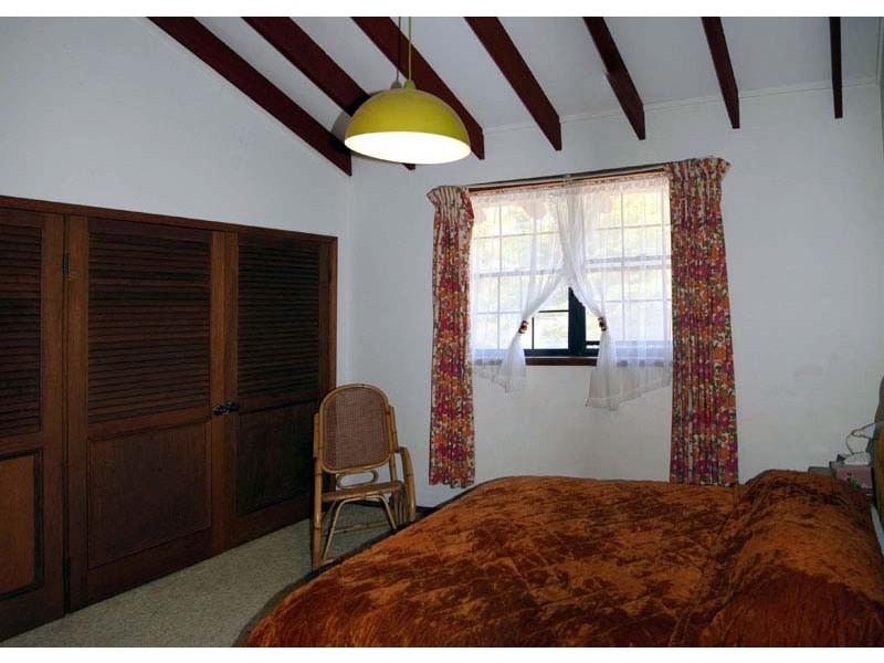 8 Manning Ave, Narrawallee NSW 2539