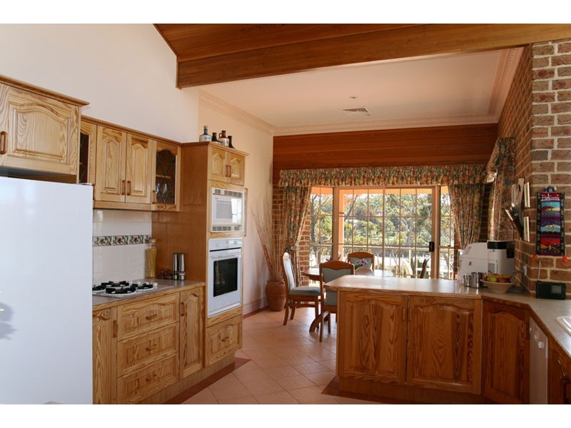 12 Shipton Cres, Mollymook NSW 2539