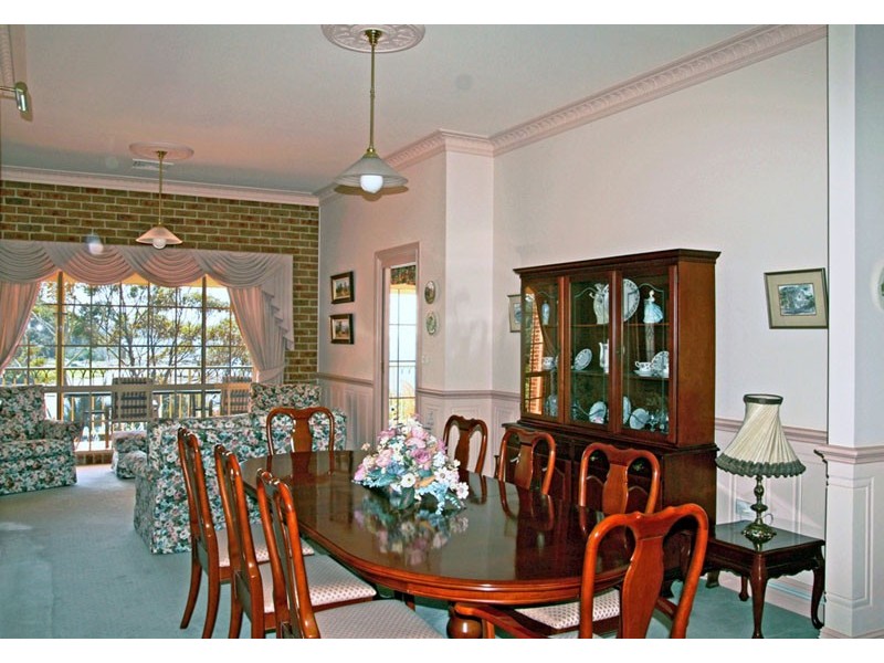 12 Shipton Cres, Mollymook NSW 2539