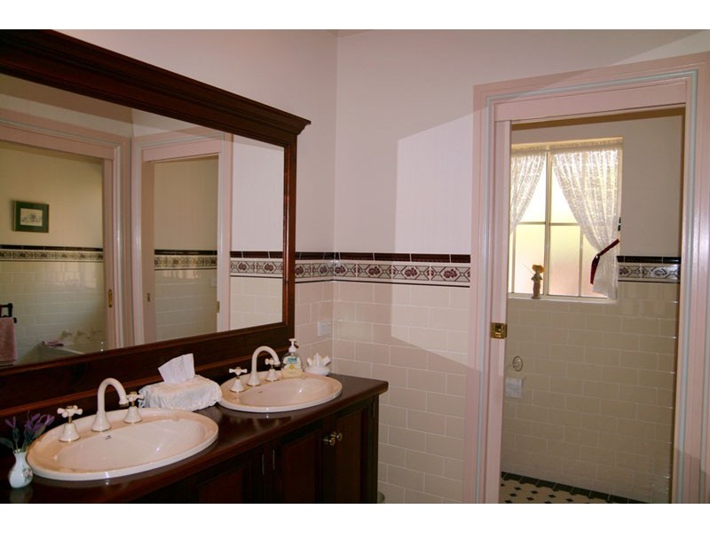 12 Shipton Cres, Mollymook NSW 2539