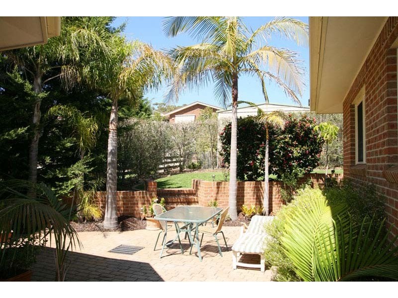 12 Shipton Cres, Mollymook NSW 2539