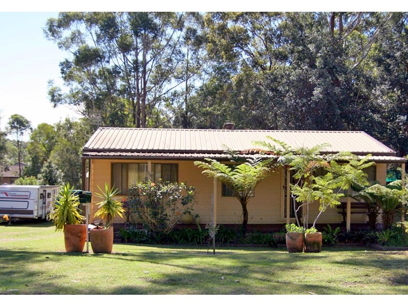 24 Manning Ave, Narrawallee NSW 2539
