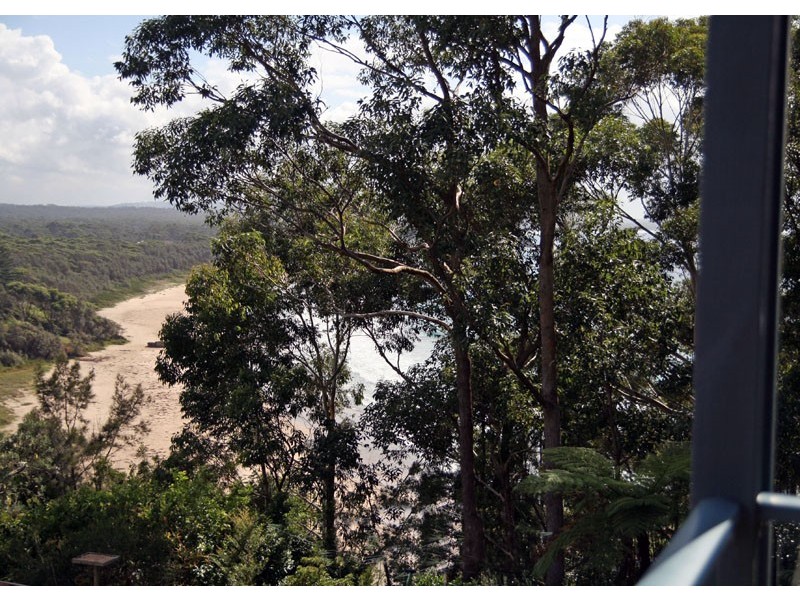 14 Tallwood Ave, Narrawallee NSW 2539