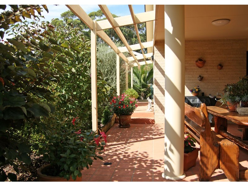 207 Matron Porter Dr, Narrawallee NSW 2539