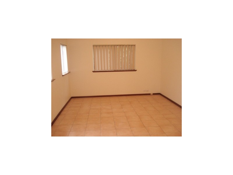 1/16 Amery st, Como WA 6152