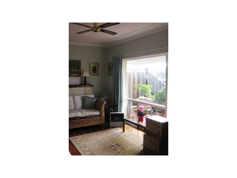 112 Kitchener Rd, Alfred Cove WA 6154