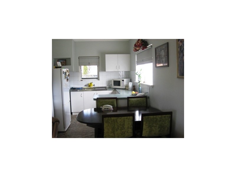 112 Kitchener Rd, Alfred Cove WA 6154