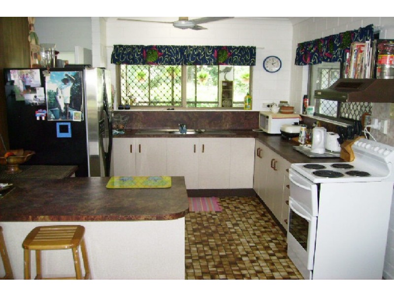 7 Herring Street, Taylors Beach QLD 4850