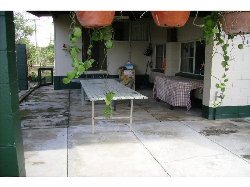 15 Spencer Street, Macknade QLD 4850