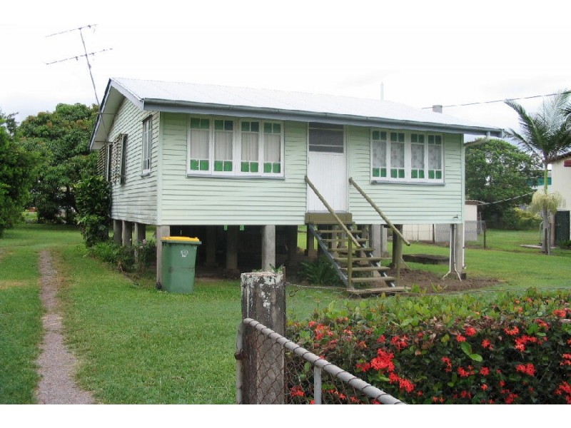 14 Spencer Street, Macknade QLD 4850