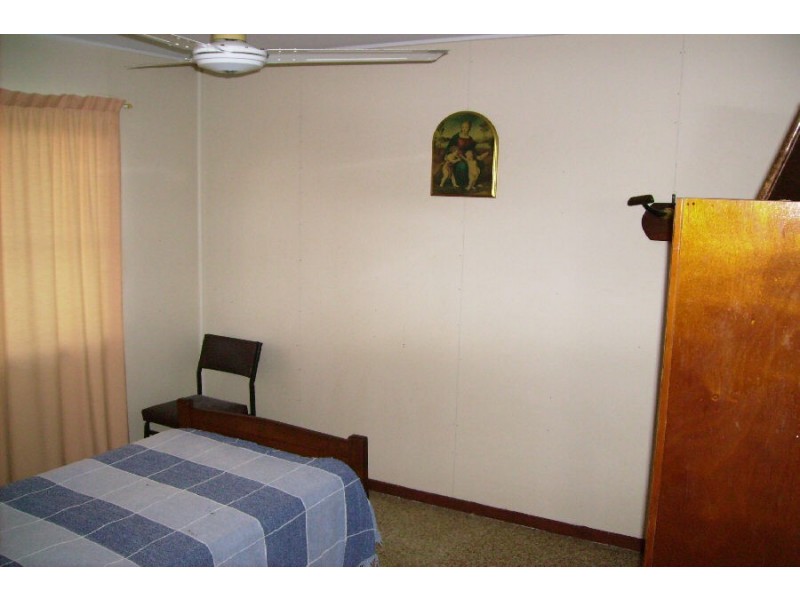 11 Spencer Street, Macknade QLD 4850