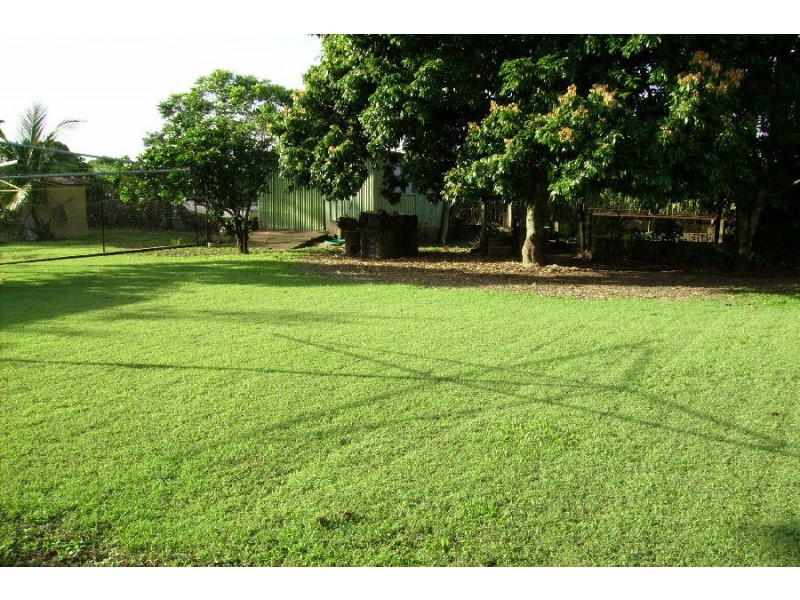 11 Spencer Street, Macknade QLD 4850