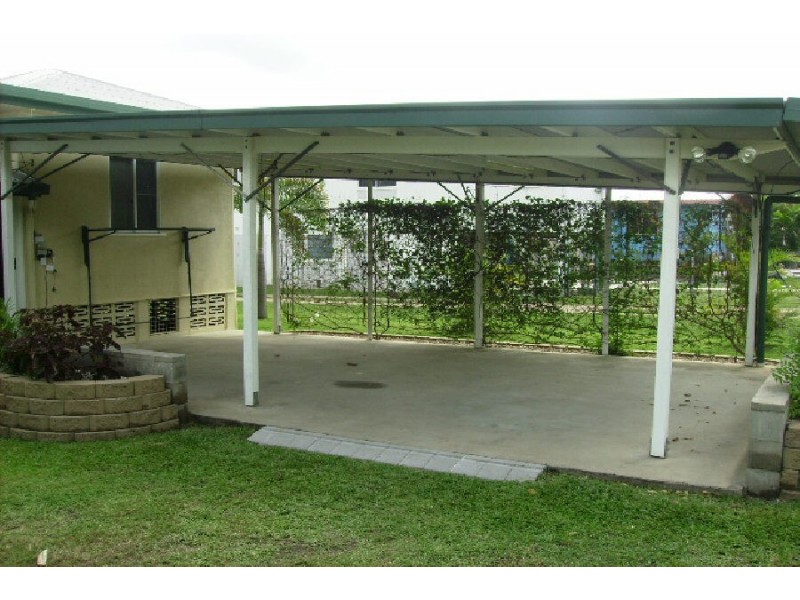 17 Mylrea Street, Ingham QLD 4850