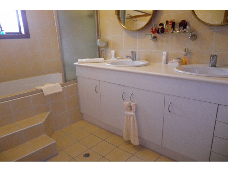 8 Townsend Street, Ingham QLD 4850