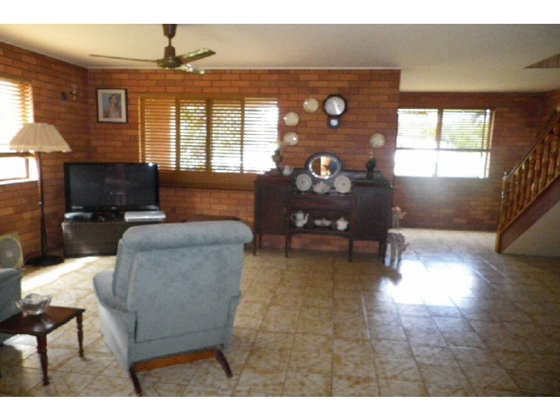 8 Townsend Street, Ingham QLD 4850