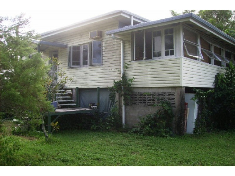 8 Waring Street, Lucinda QLD 4850