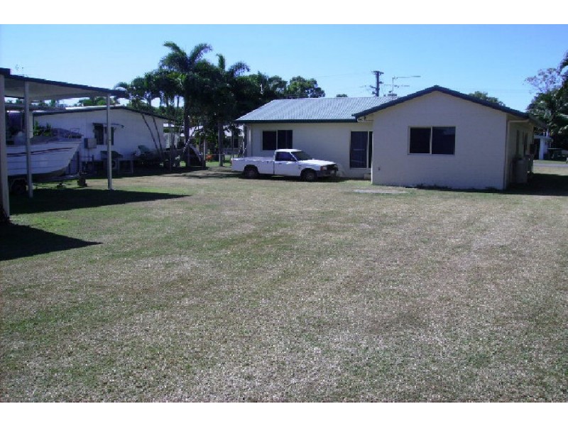 11 Trevally Street, Taylors Beach QLD 4850