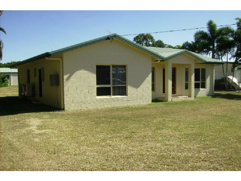 11 Trevally Street, Taylors Beach QLD 4850