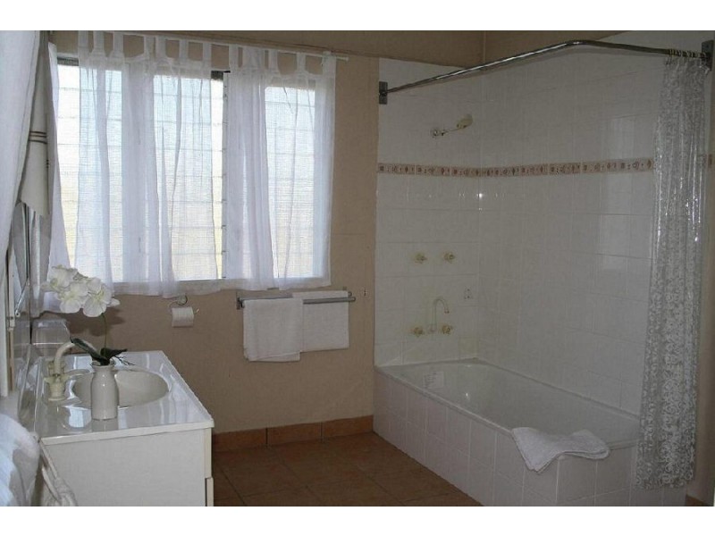 41650 Bruce Highway, Bluewater QLD 4818