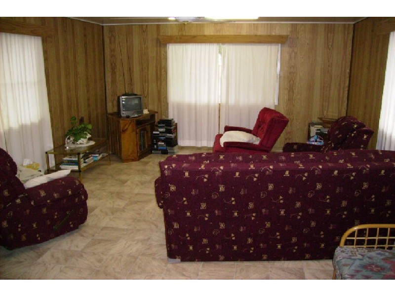 12 Mambrini Street, Halifax QLD 4850