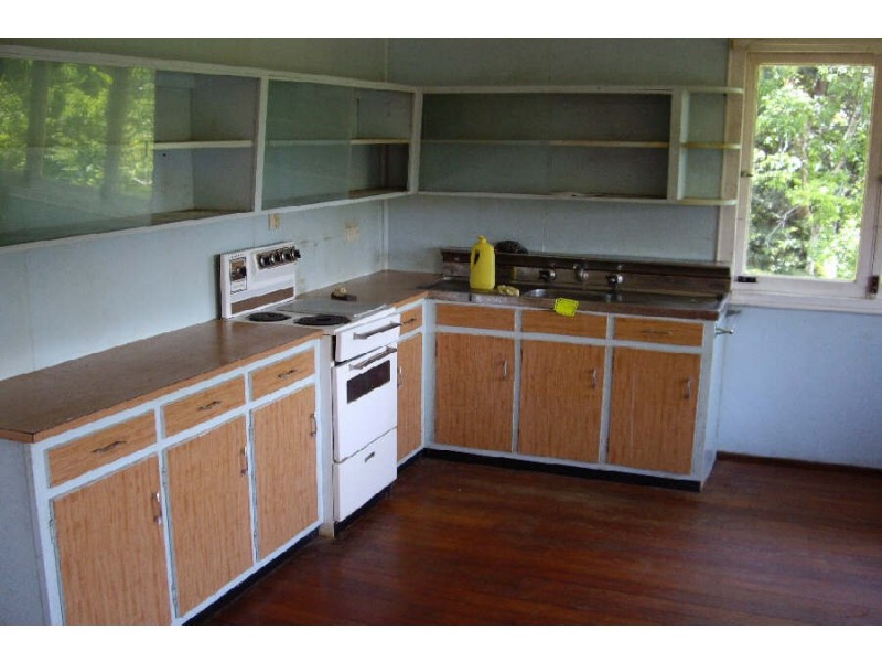 30 Dowzer Street, Tully QLD 4854