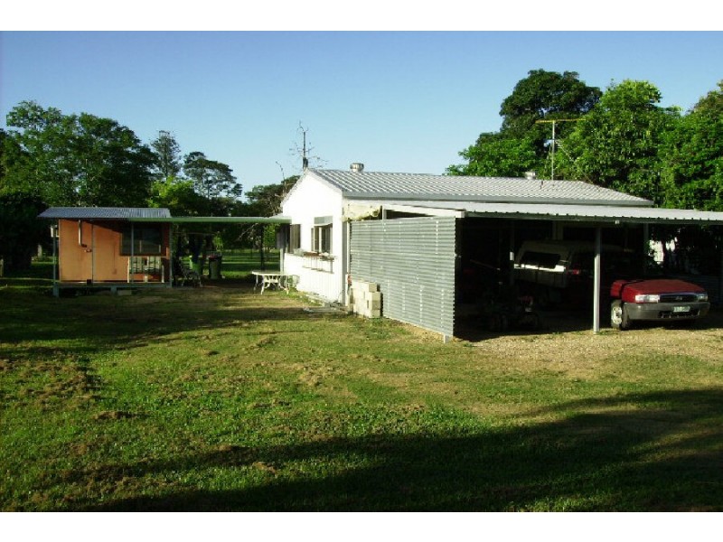 6 Stephensen’s Avenue, Halifax QLD 4850