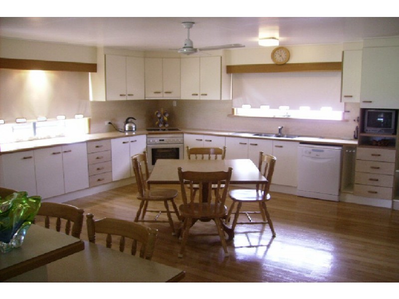 9 Acacia Road, Halifax QLD 4850