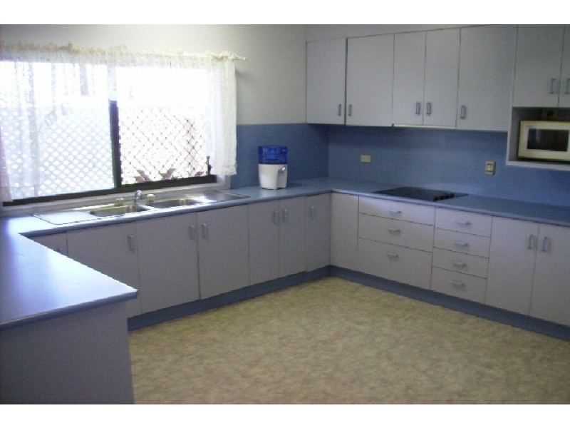 16 Wallis Street, Trebonne QLD 4850