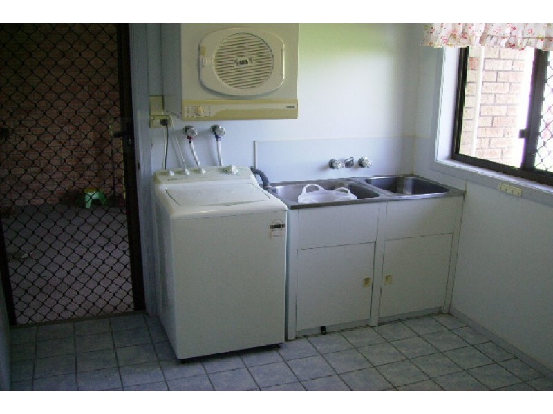 16 Wallis Street, Trebonne QLD 4850