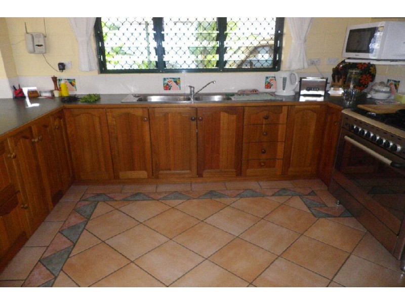 4 Waring Street, Lucinda QLD 4850