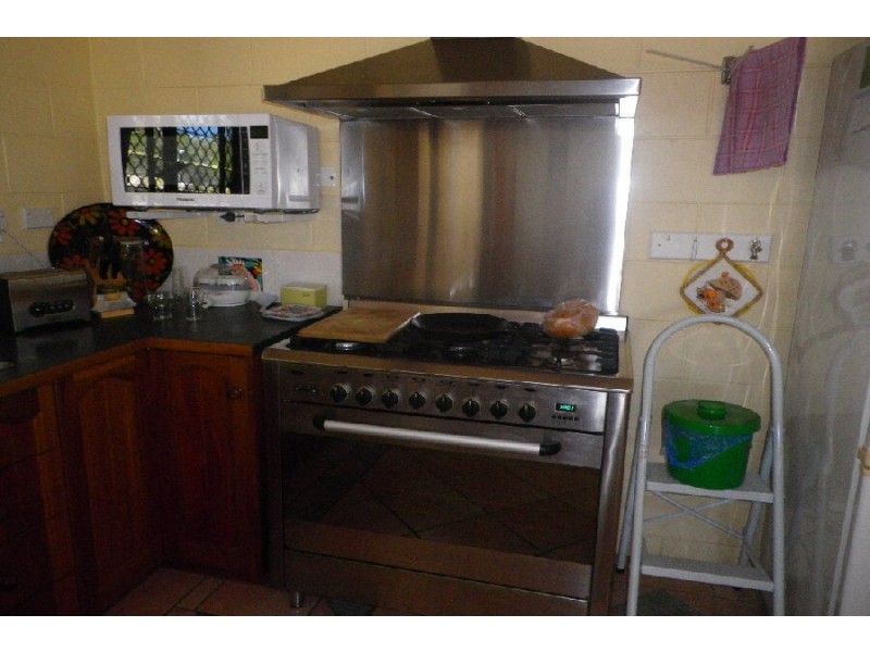 4 Waring Street, Lucinda QLD 4850