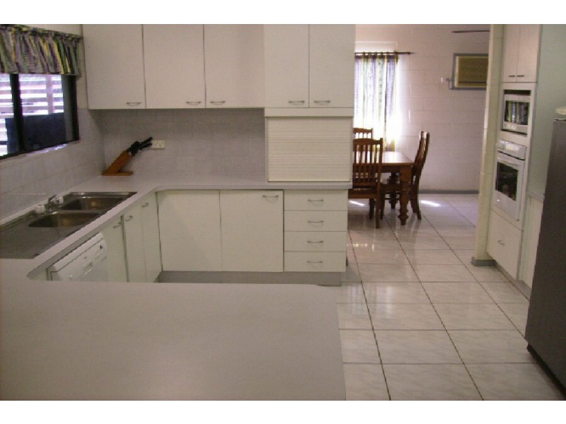 4 Alma Street, Halifax QLD 4850