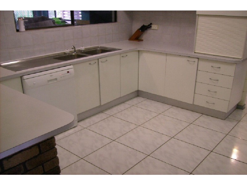 4 Alma Street, Halifax QLD 4850