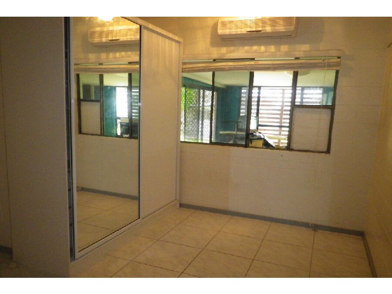 4 Alma Street, Halifax QLD 4850